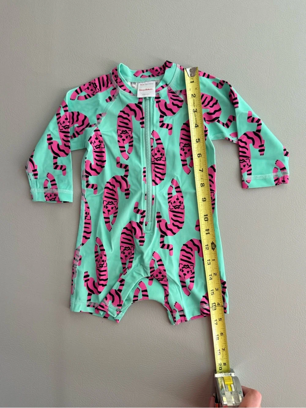 Hanna Andersson Tiger on Green Baby Rashguard Swimsuit size 6-12M - New